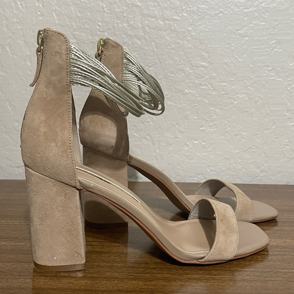 Aubrey Brooke chunky heel in Tan
